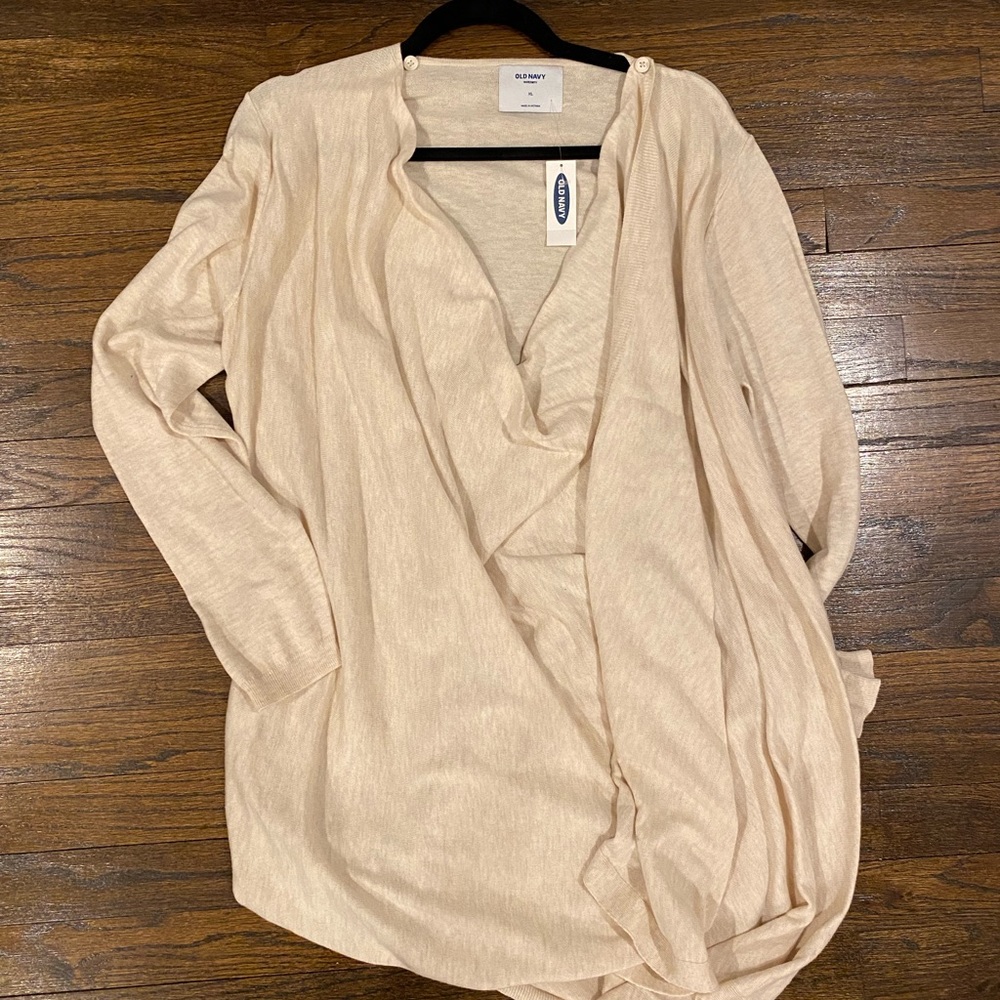 Old Navy Maternity Sweater; Wrap Front. Size XL. Cream color.